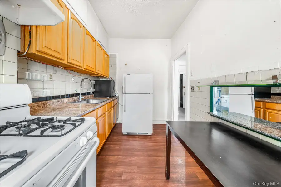 30-77 42nd Street, Astoria, NY 11103 - Image #2