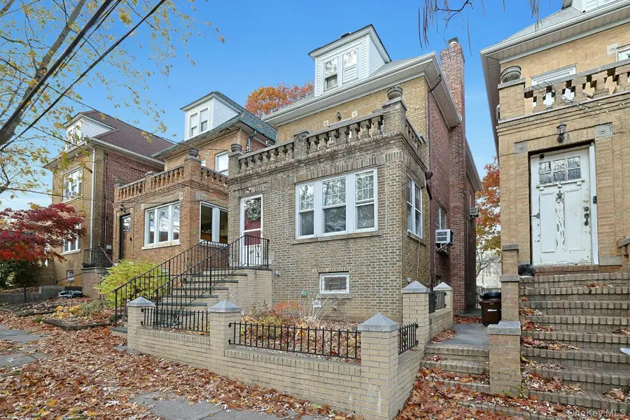 317 E 242nd Street, Bronx, NY 10470 - Image #3