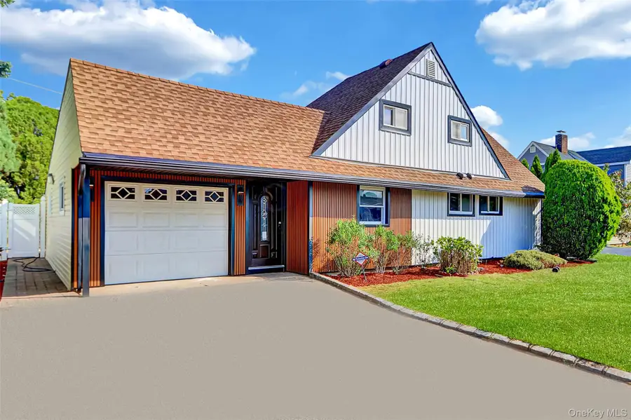 37 Marksman Lane, Levittown, NY 11756 - Image #2