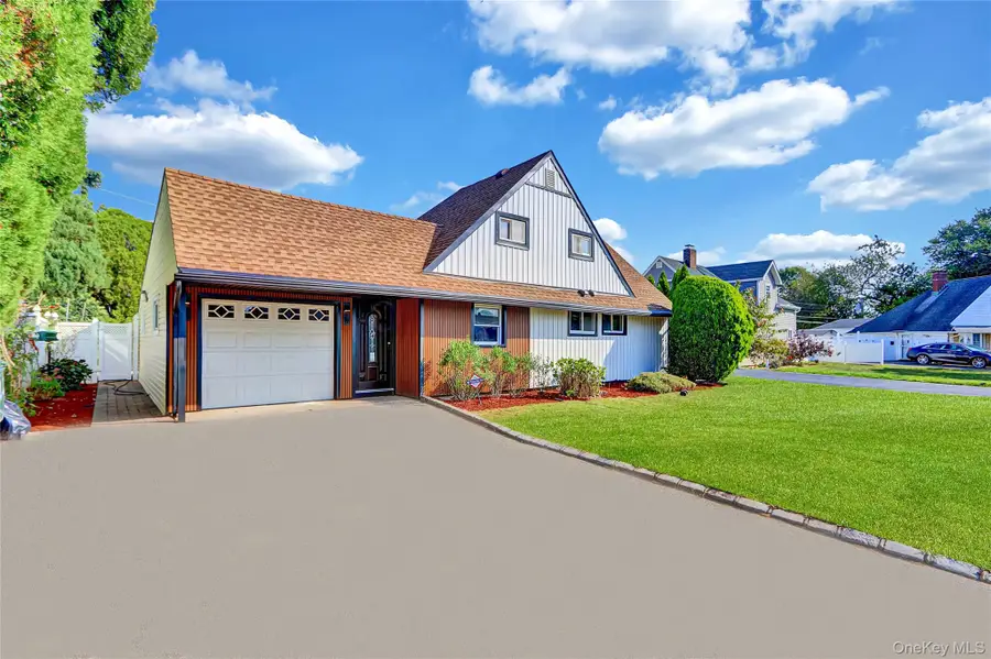 37 Marksman Lane, Levittown, NY 11756 - Image #3