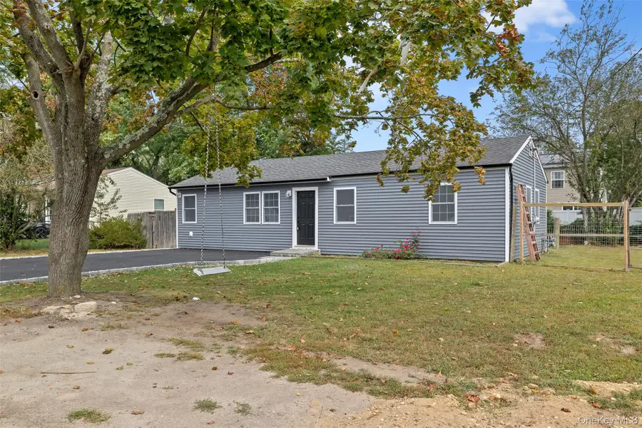 635 Provost Avenue, Bellport, NY 11713 - Image #2