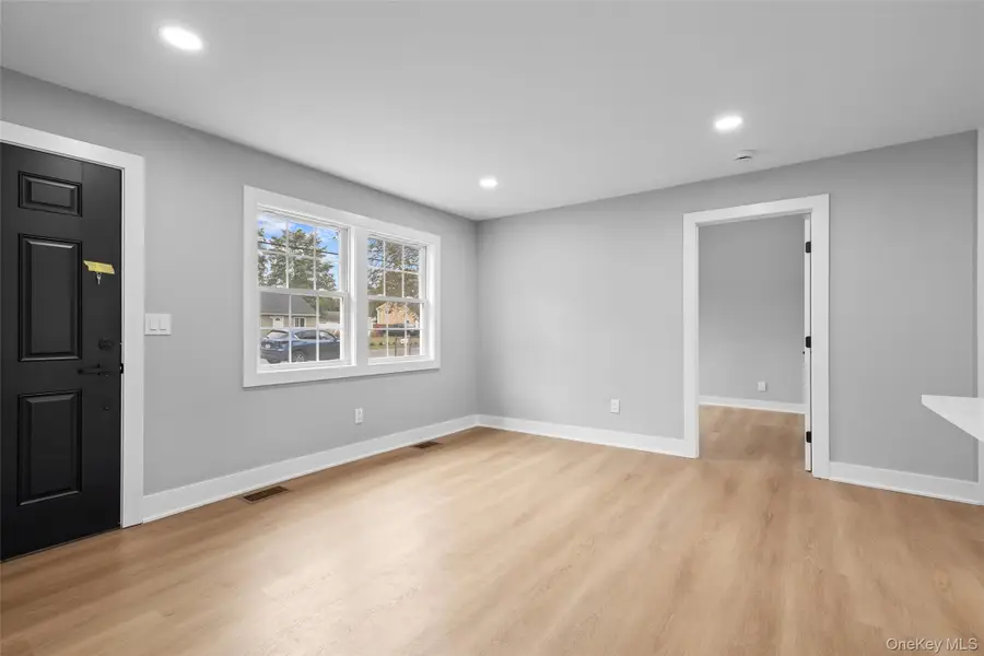 635 Provost Avenue, Bellport, NY 11713 - Image #3