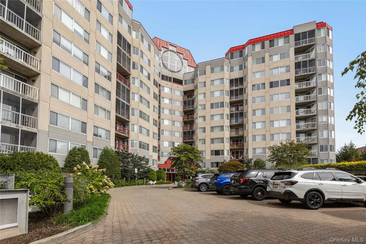 10 Stewart Place #2AW, White Plains, NY 10603 - Image #1