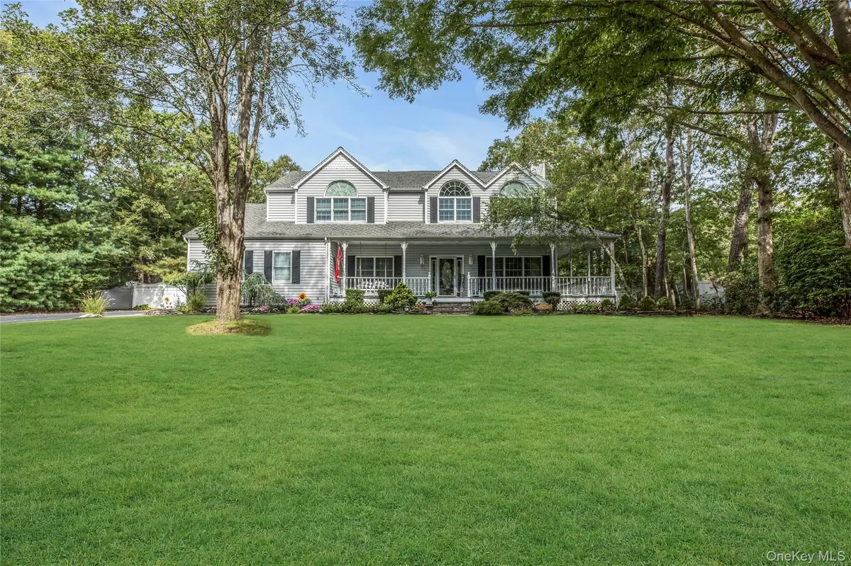 7 Martha Place, Port Jefferson Station, NY 11776 - Image #1