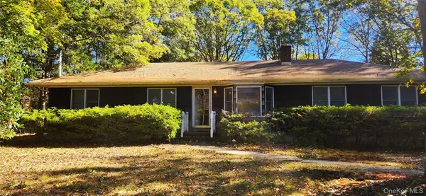 43 Hunter Avenue, Miller Place, NY 11764