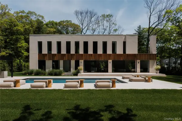 96 Godfrey Lane, Huntington, NY 11743