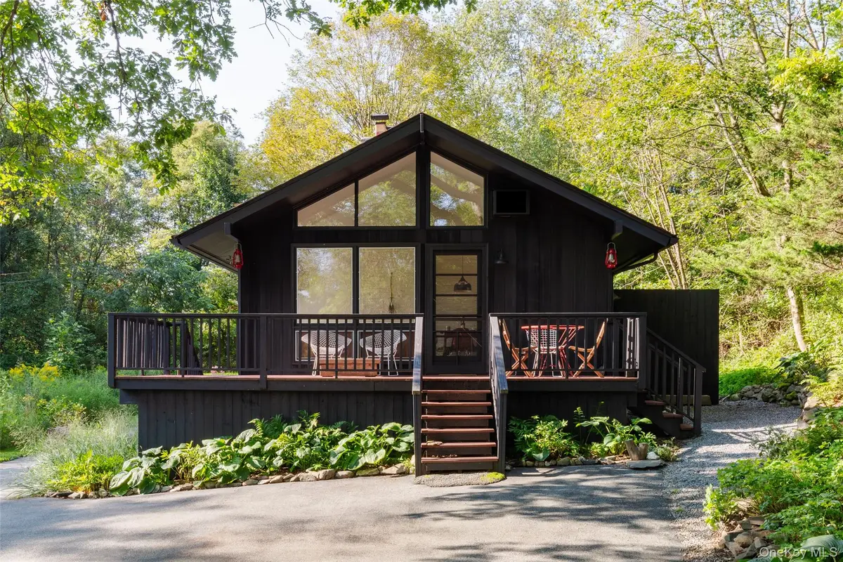 112 Sherow Road, Pleasant Valley, NY 12569 - Image #1