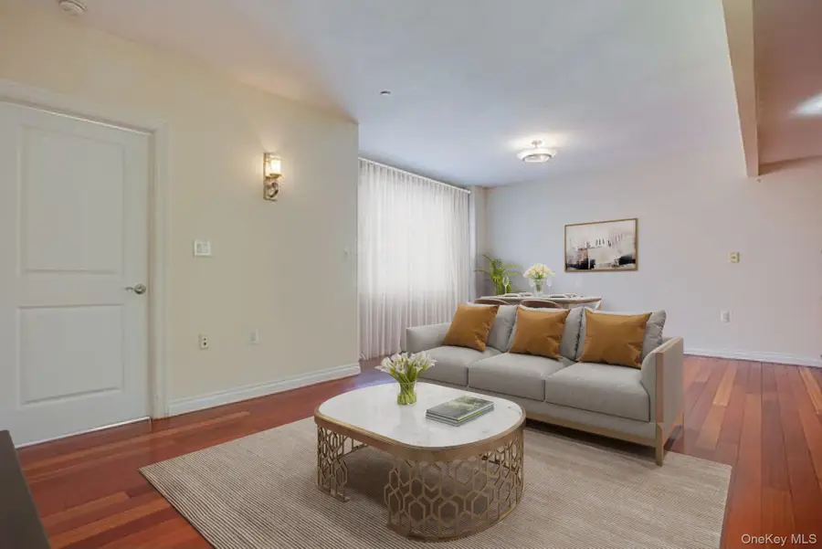 3085 Vernon Boulevard #3L, Astoria, NY 11102 - Image #2