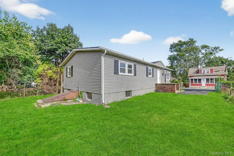 14 Myrtle Avenue, New Windsor, NY 12553 - Image #2