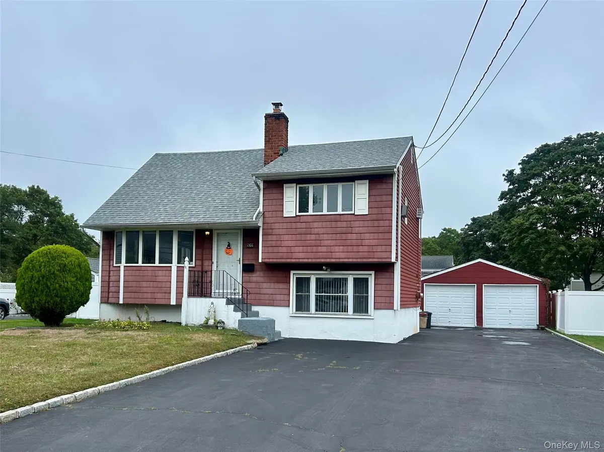 577 Peter Paul Drive, West Islip, NY 11795 - Image #1