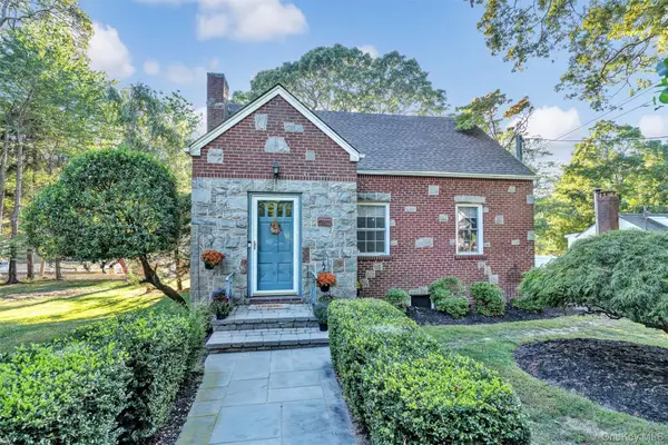 81 Beach Road, Wading River, NY 11792