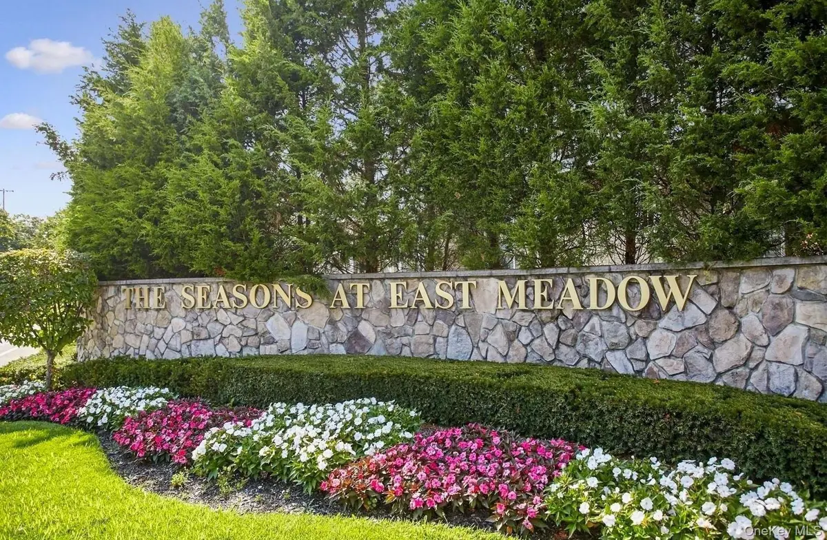 383 Summer Court, East Meadow, NY 11554 - Image #1