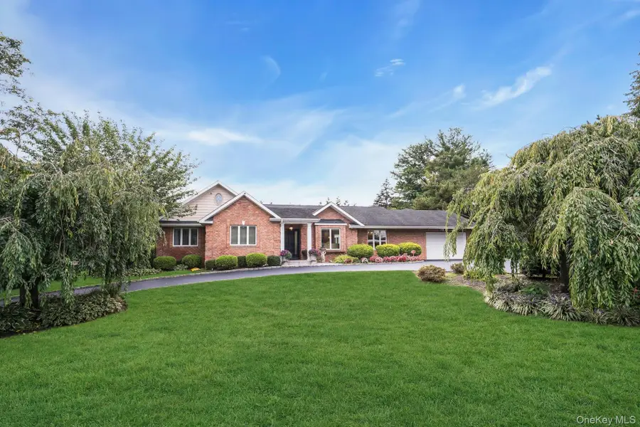 1 Regency Lane, Dix Hills, NY 11746 - Image #3