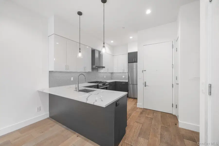 2633 28th Street #3B, Astoria, NY 11102 - Image #2