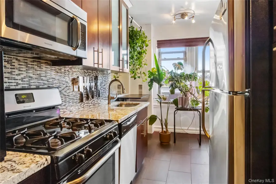 4805 42nd Street #5G, Sunnyside, NY 11104 - Image #2