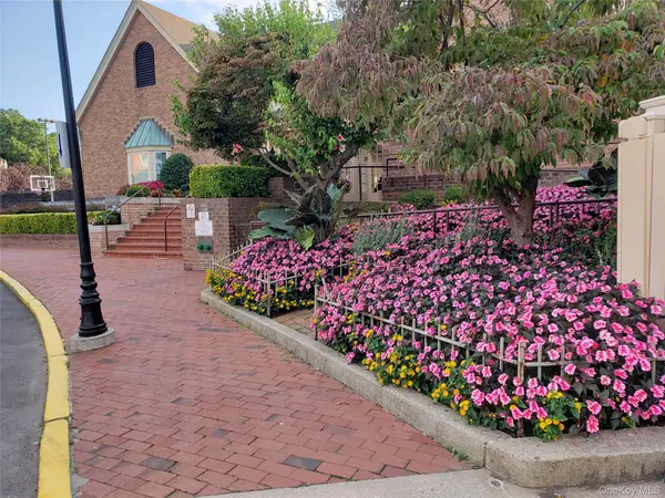 1230 Estate Lane Lane #2, Bayside, NY 11360