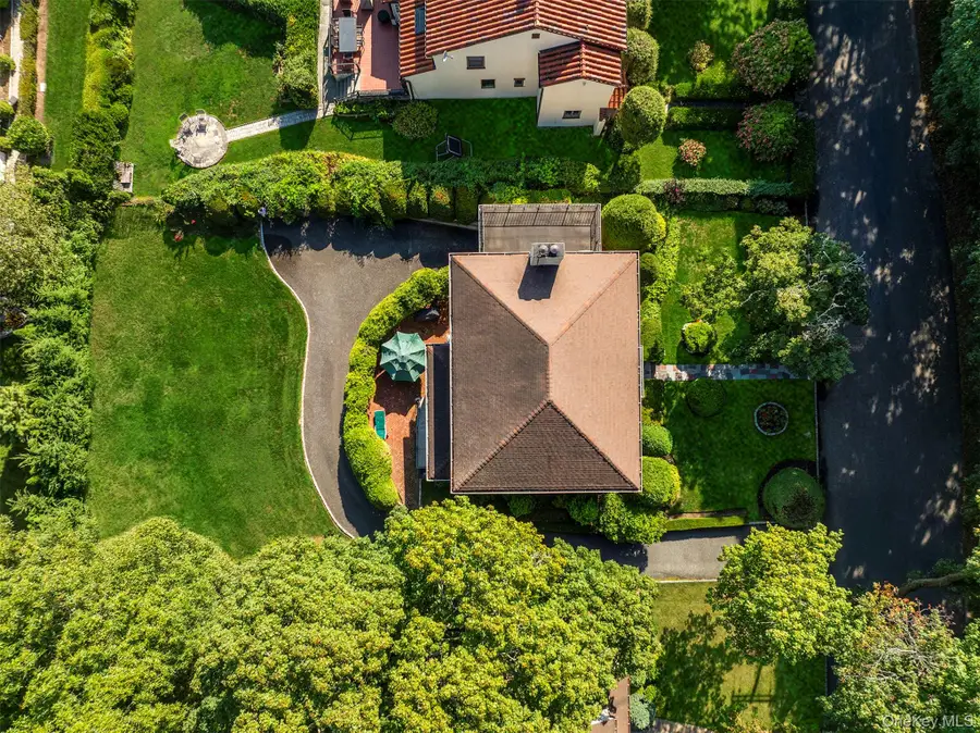 89 Park Drive, Pelham, NY 10803 - Image #2