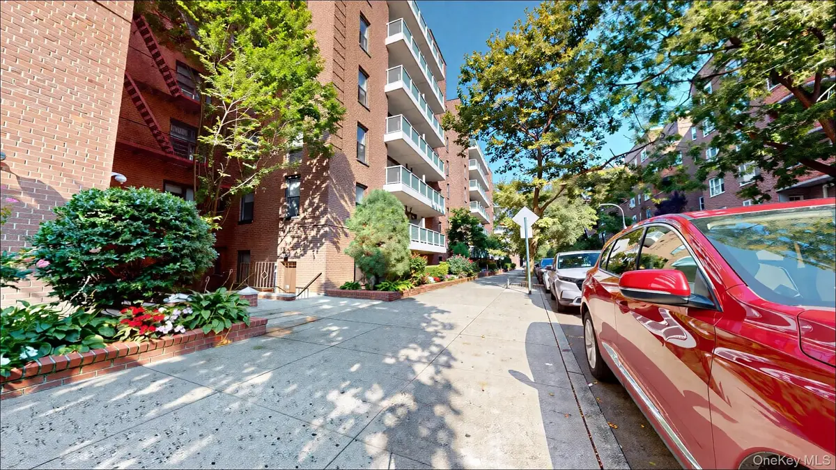 83-40 Austin Street #1T, Kew Gardens, NY 11425 - Image #1