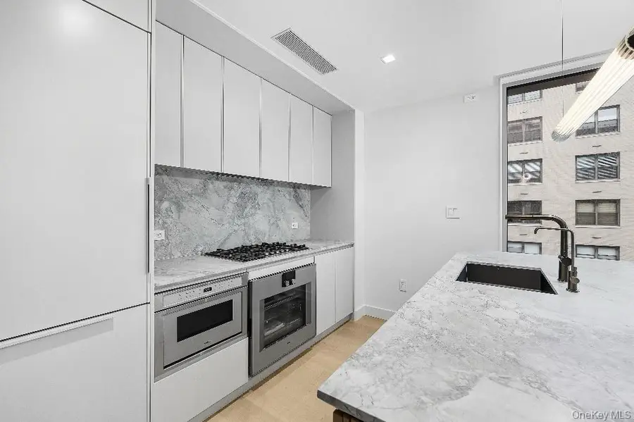 250 E 25th Street #9D, Manhattan, NY 10010 - Image #2