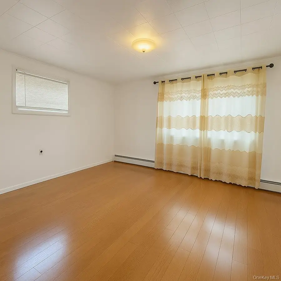 200 Saint Regis Drive, Massapequa Park, NY 11762 - Image #3