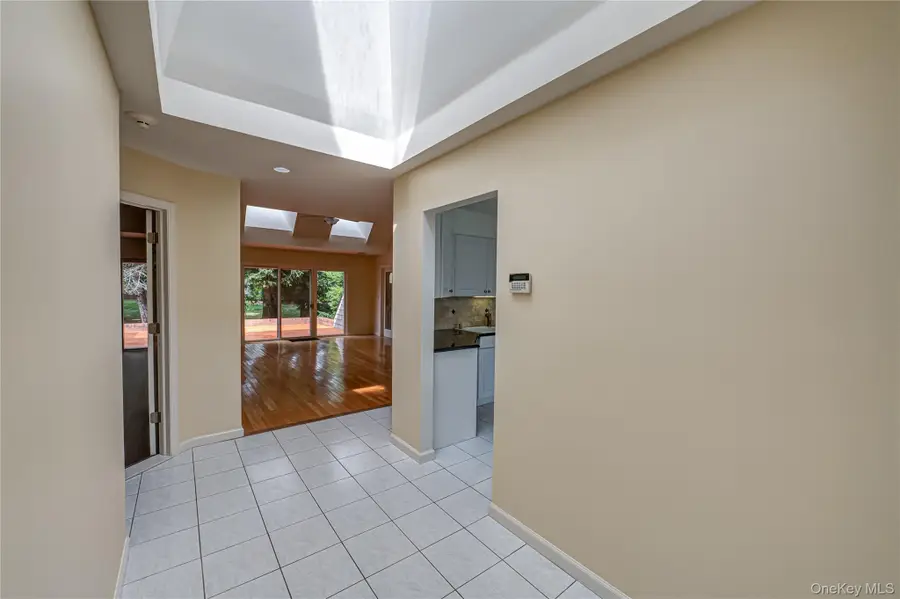 52 Admirals Drive E, Bay Shore, NY 11706 - Image #3