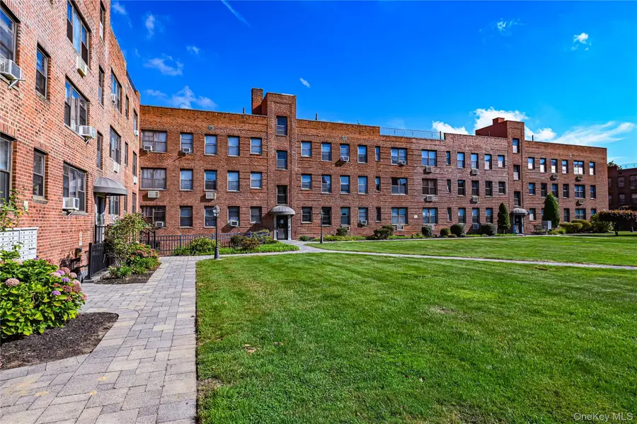 1 Jefferson Avenue #J10, Rockville Centre, NY 11570 - Image #2