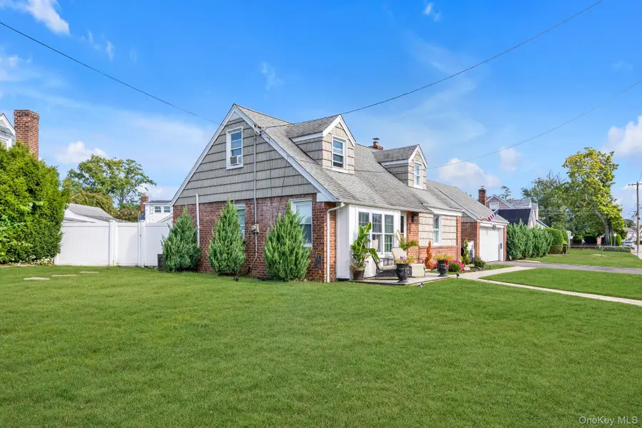 95 Wheeler Avenue, Valley Stream, NY 11580 - Image #2