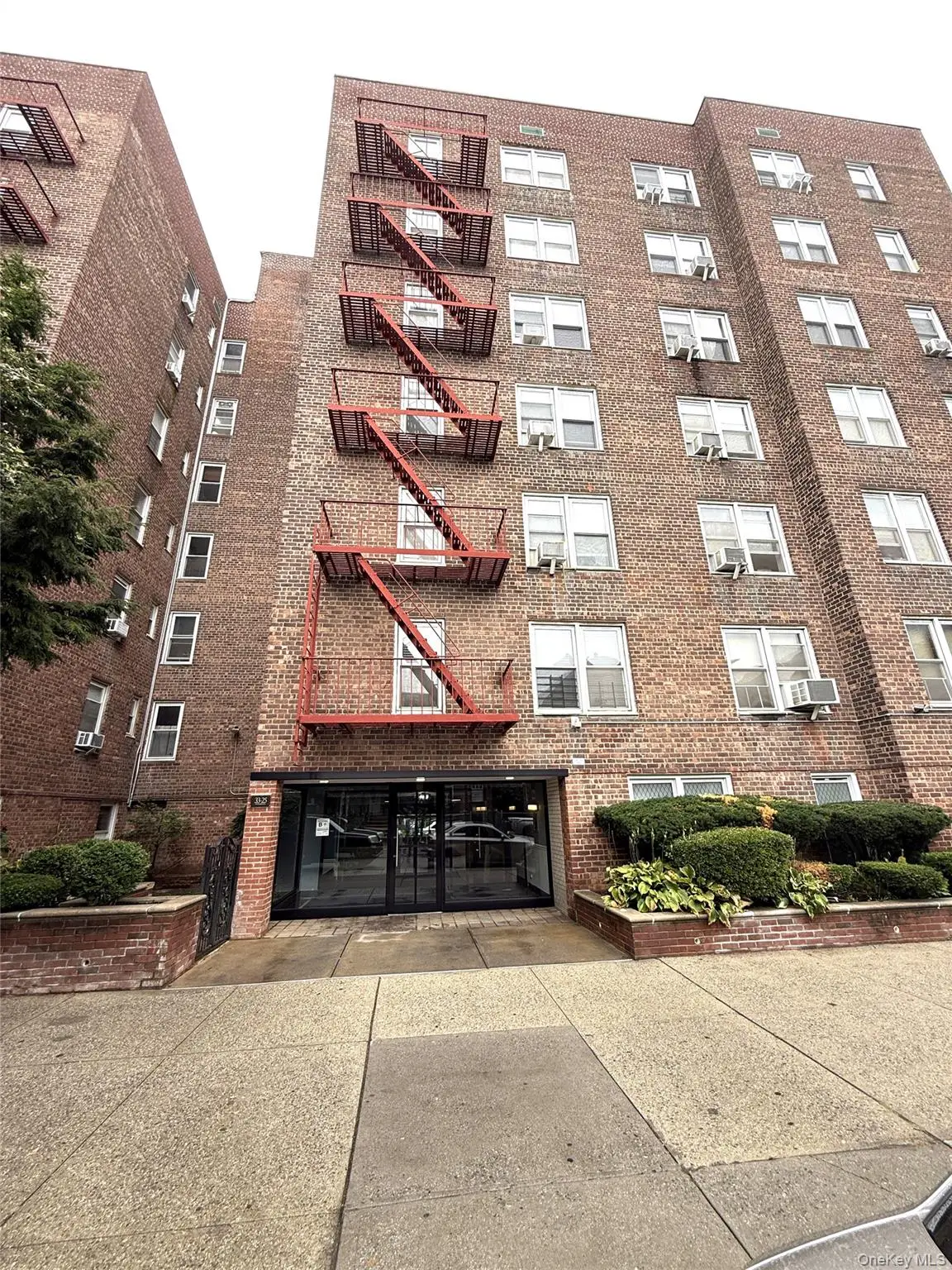 33-25 90 Street #5D, Jackson Heights, NY 11372 - Image #1