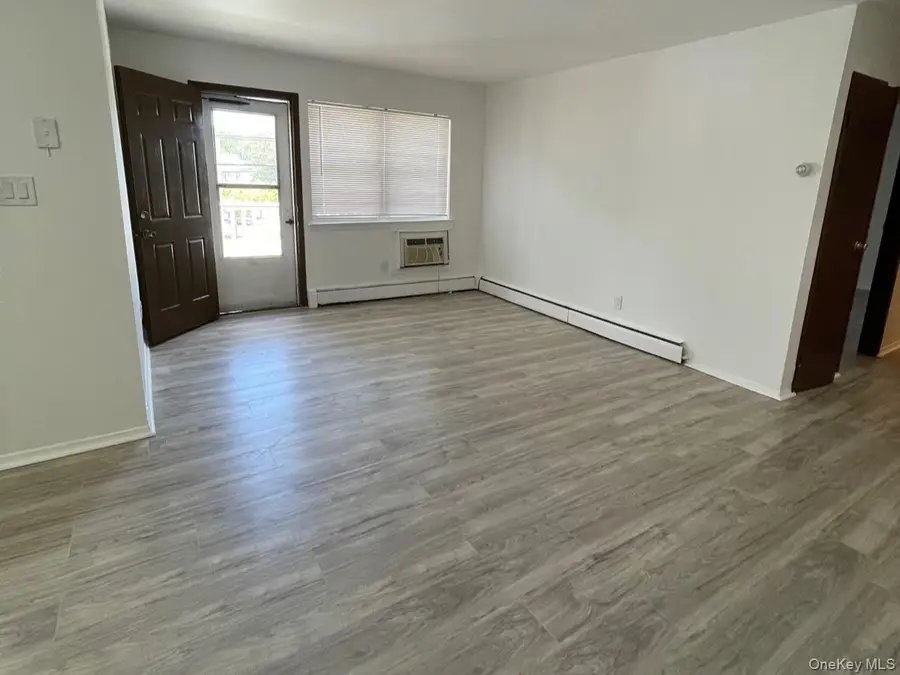 3C Hemlock Drive, Bay Shore, NY 11706 - Image #3