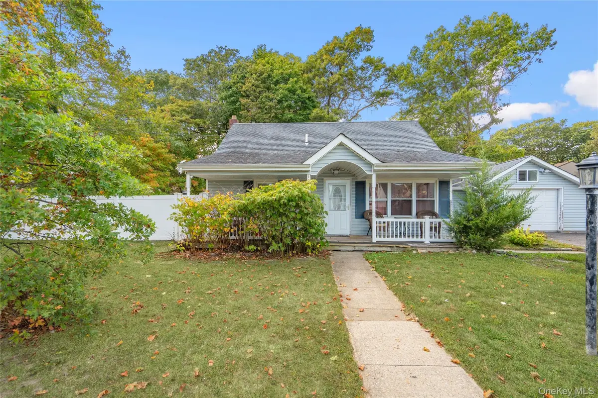 660 Rosevale Avenue, Lake Ronkonkoma, NY 11779 - Image #1