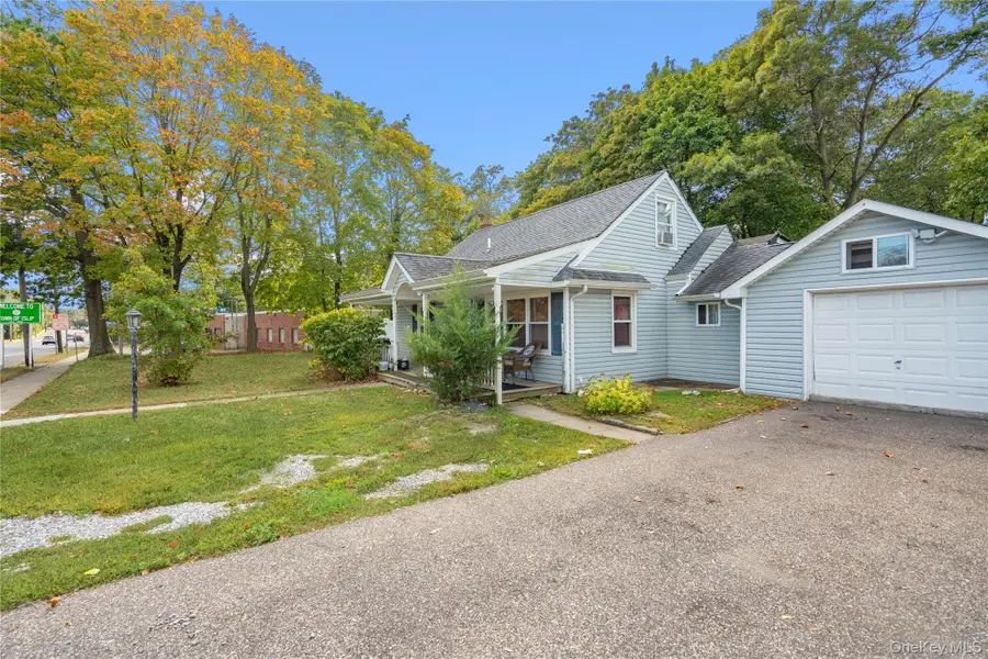 660 Rosevale Avenue, Lake Ronkonkoma, NY 11779 - Image #2