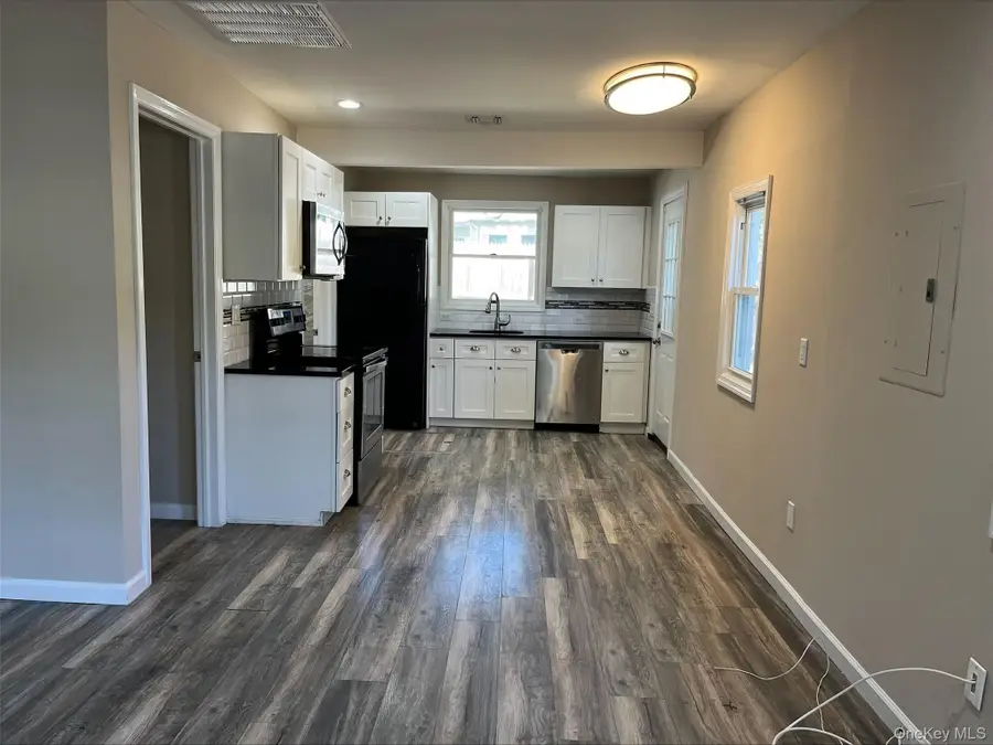 15 Lulu Drive, Lake Grove, NY 11755 - Image #3