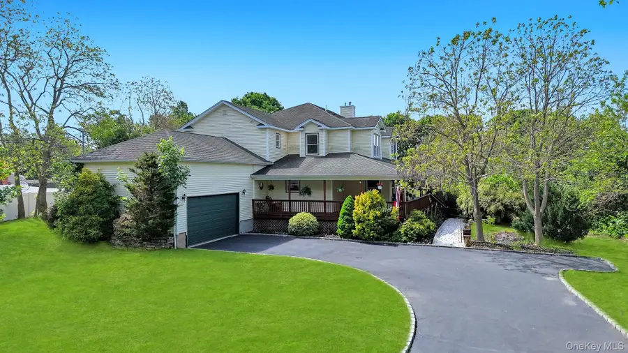 506 Moriches Middle Island Road, Manorville, NY 11949 - #3