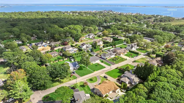 5 Canvasback Lane, East Quogue, NY 11942