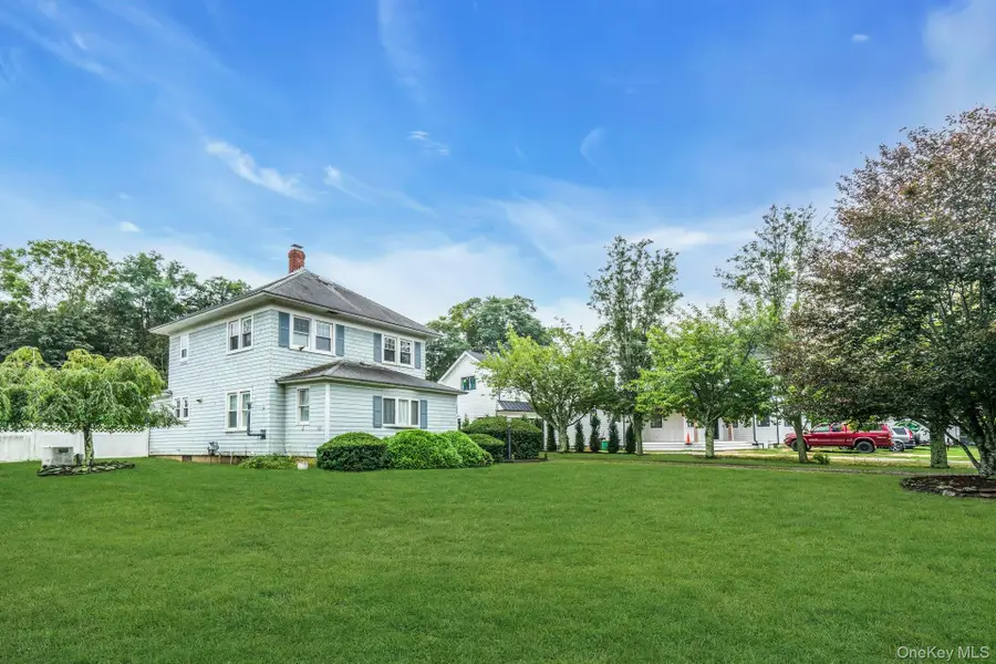 9450 Old Sound Avenue, Mattituck, NY 11952 - Image #2