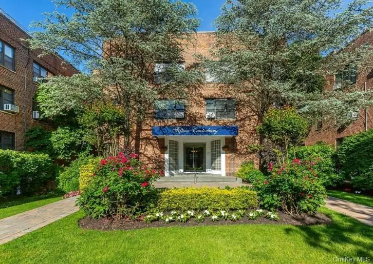 15 Canterbury Road #D13, Great Neck, NY 11021 - Image #1