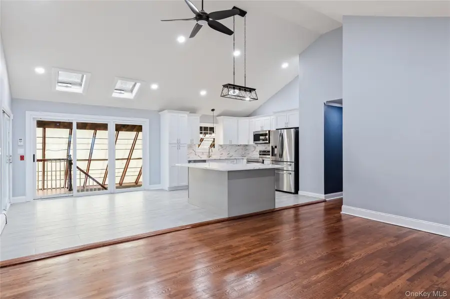 348 Hauser Avenue, Holbrook, NY 11741 - Image #2