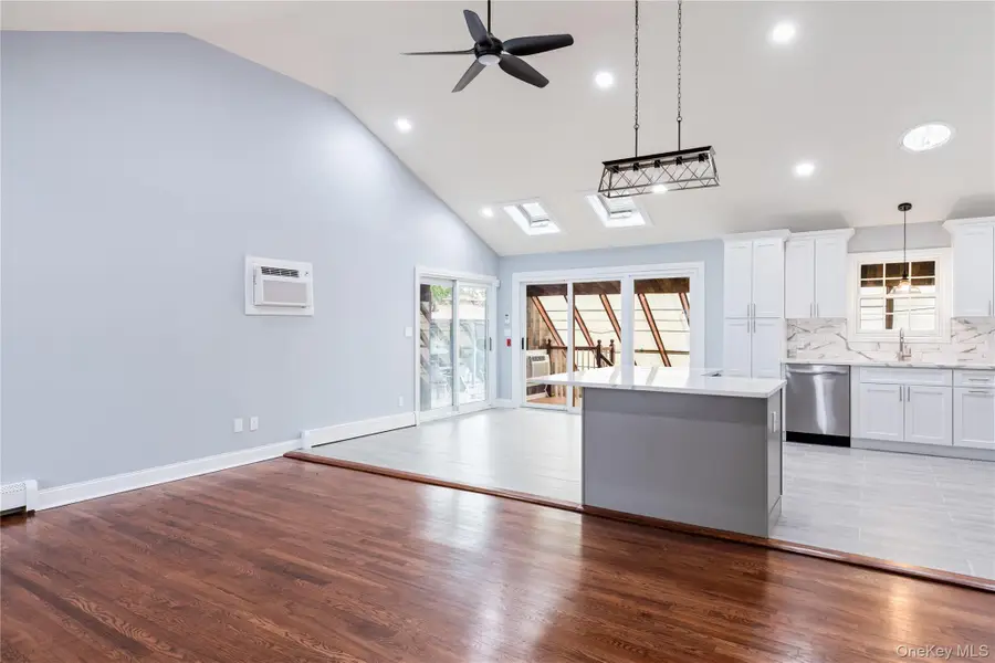 348 Hauser Avenue, Holbrook, NY 11741 - Image #3