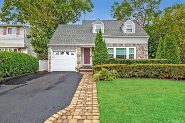 1729 Gormley Avenue, Merrick, NY 11566