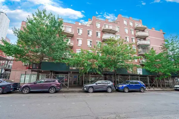 35-06 Leavitt Street #3K, Flushing, NY 11354