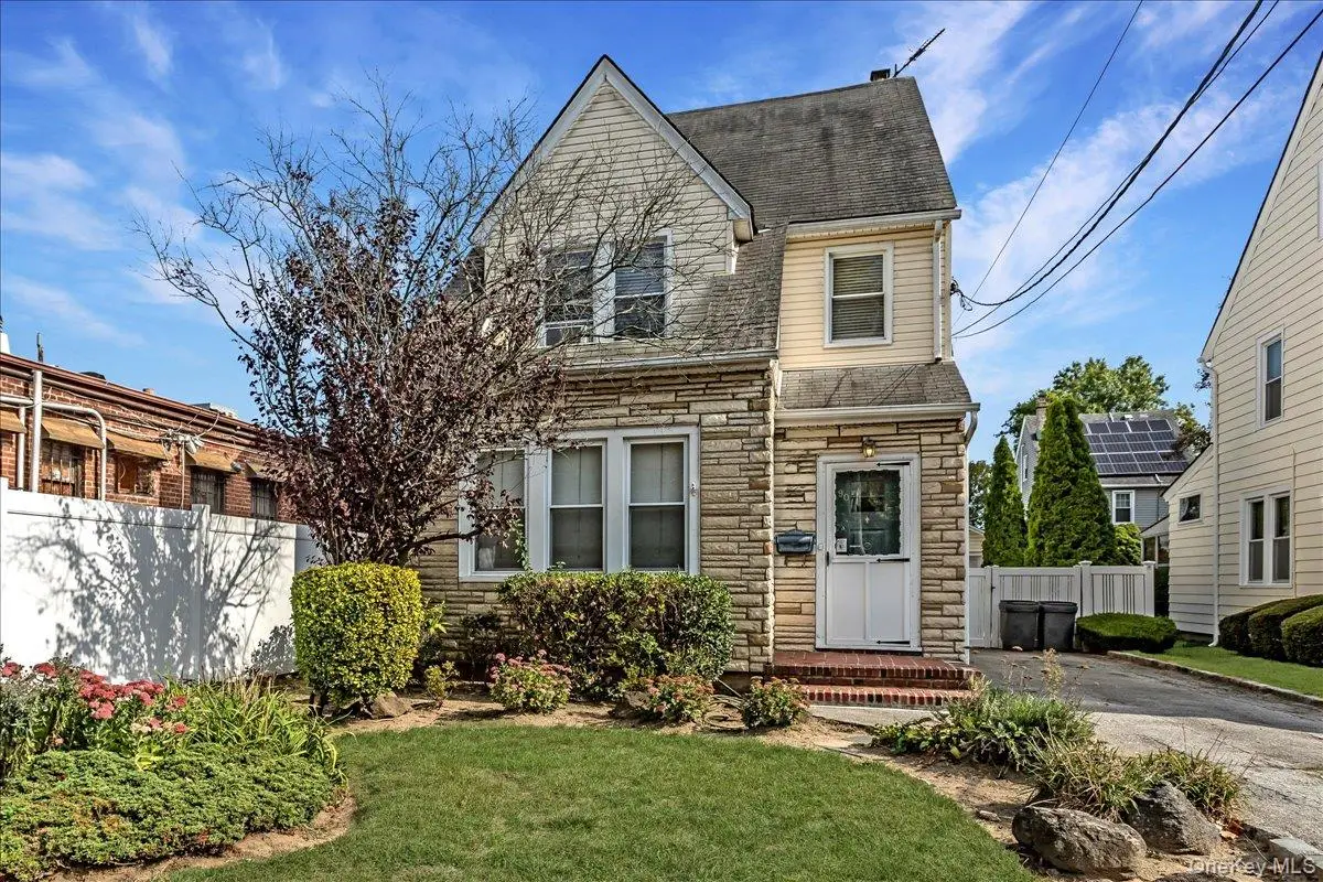 90 Jackson Road, Valley Stream, NY 11581 - Image #1