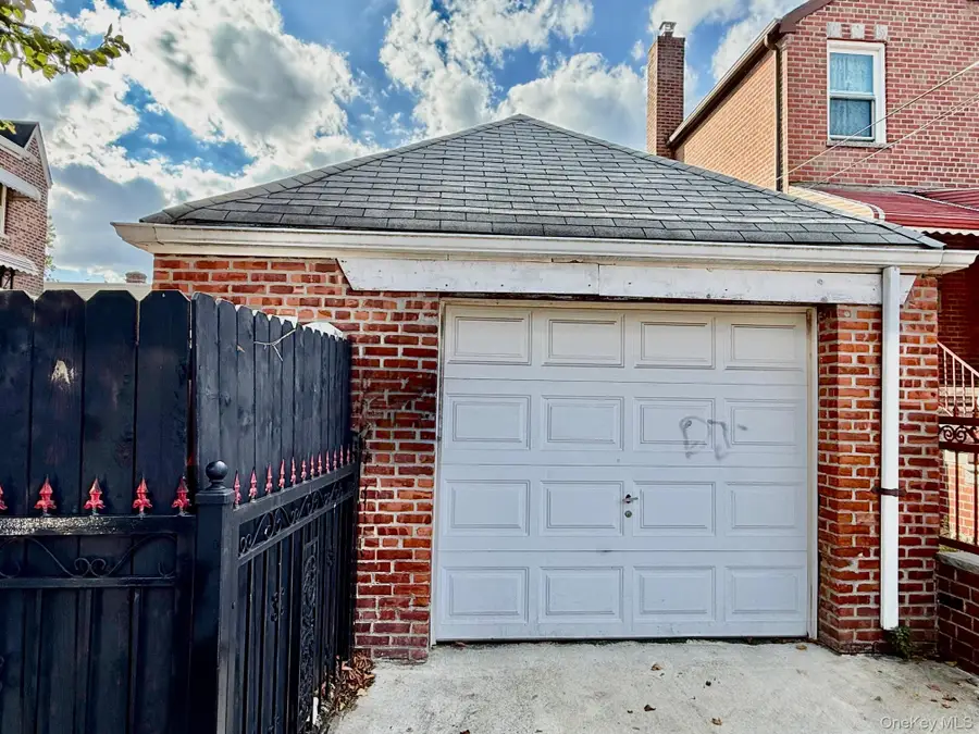 993 Duncan Street, Bronx, NY 10469 - Image #2