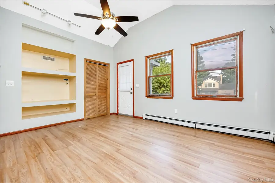 38 Woodmont Place, Farmingville, NY 11738 - Image #3