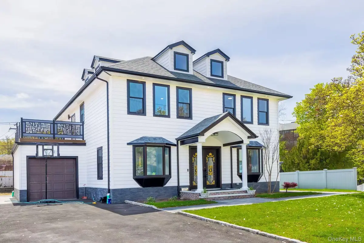 20 Genevieve Place, Great Neck, NY 11021 - Image #1