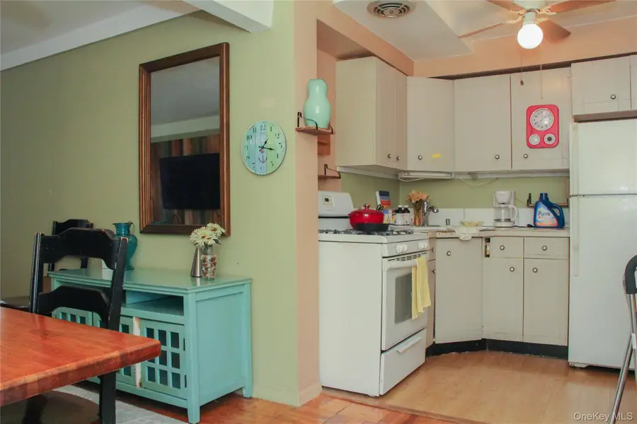 100 Randall Avenue #1E, Freeport, NY 11520 - Image #3