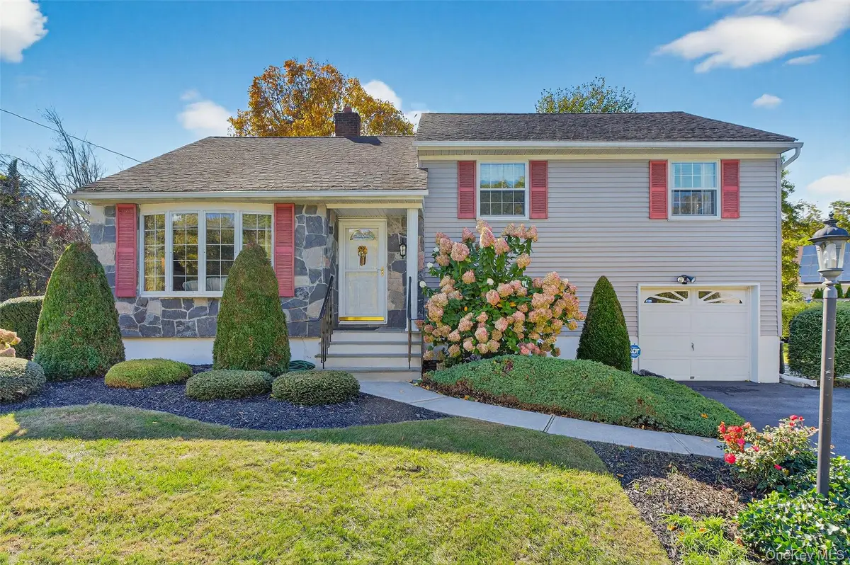 30 Morris Drive, Hyde Park, NY 12538 - Image #1