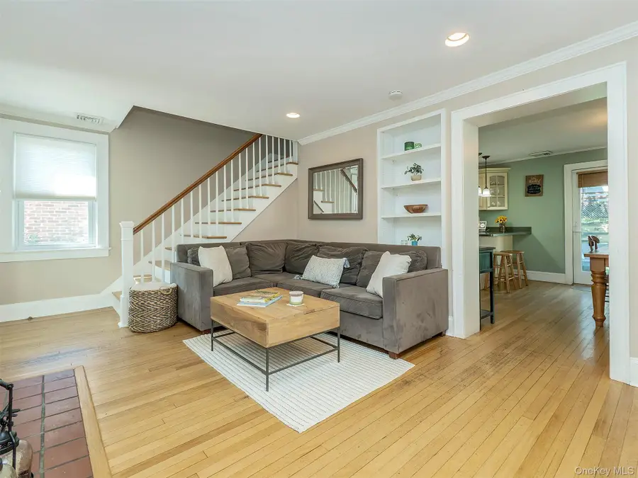 11 Park Avenue, Port Washington, NY 11050 - Image #3