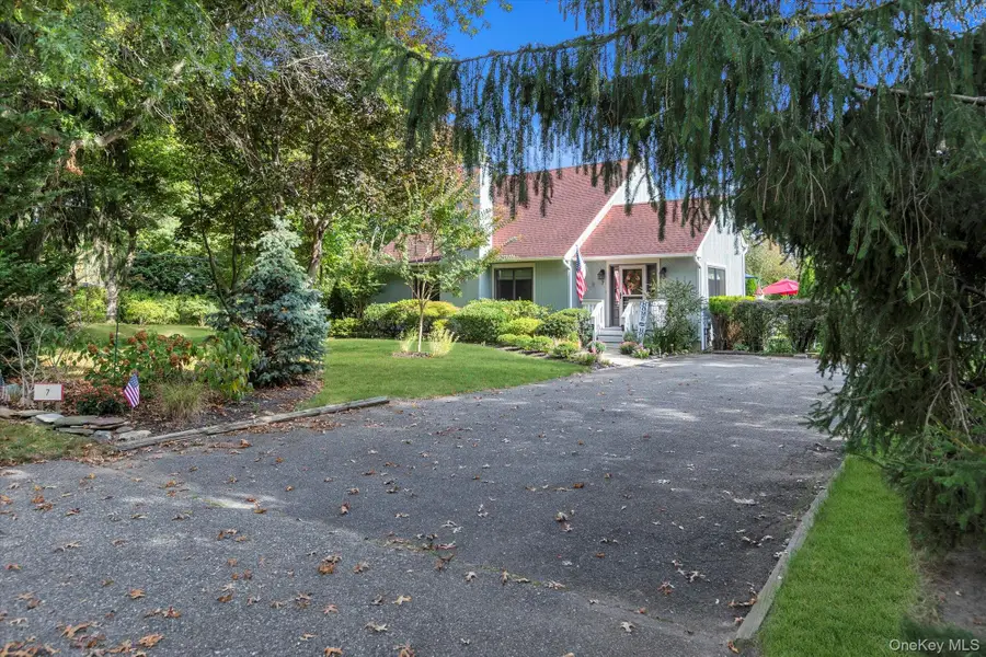 7 Eileen Circle, Jamesport, NY 11947 - Image #3