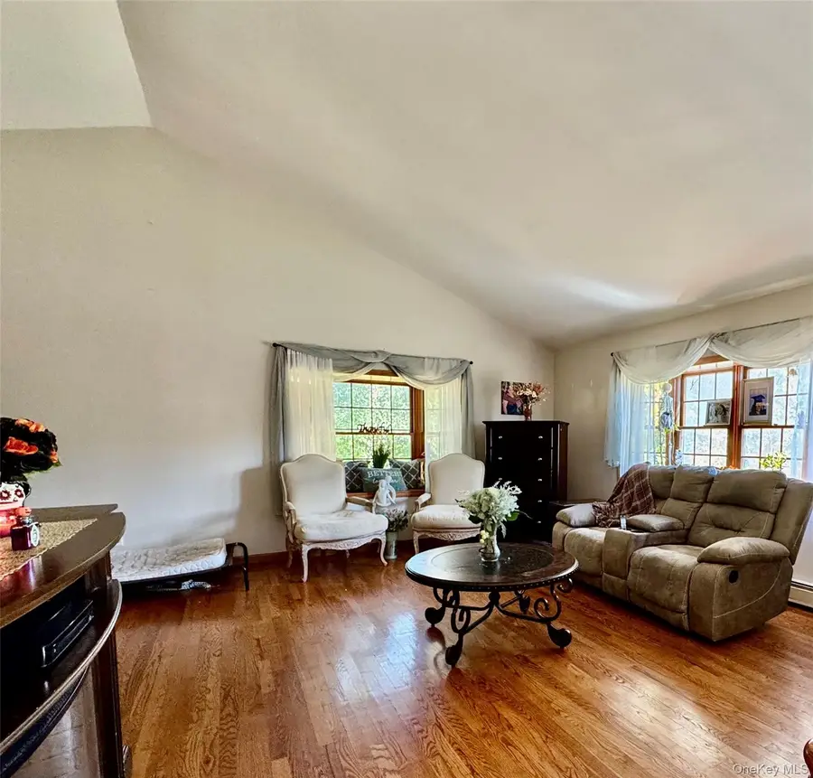 527 Toleman Road, Rock Tavern, NY 12575 - Image #3