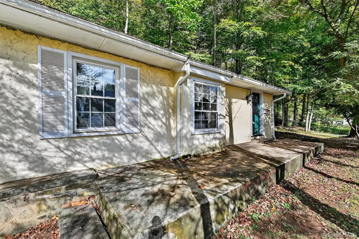 27 Richard Street, Sloatsburg, NY 10974 - Image #1